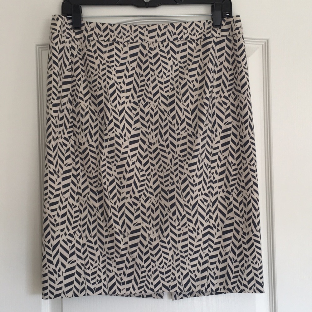 Grey / cream printed pencil skirt